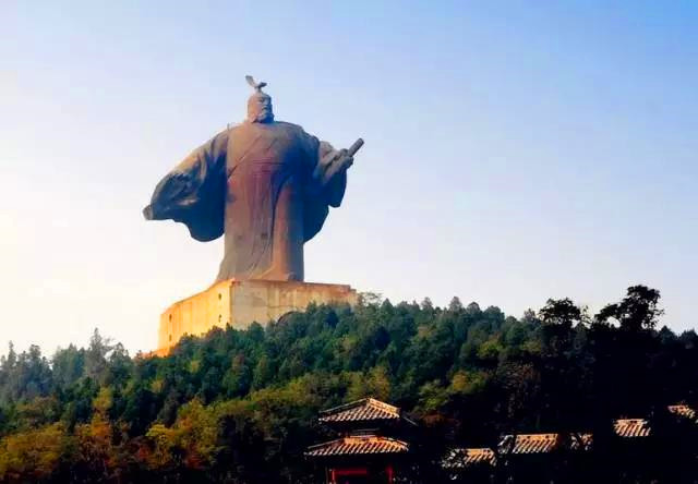 芒山镇是河南省集山水,人文,民俗为一体的旅游胜地.因为是刘邦