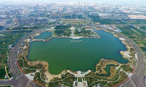 项目毗邻睢阳南路及黄河大道,北联日月湖,西接蔡河,东进包河,全长7.