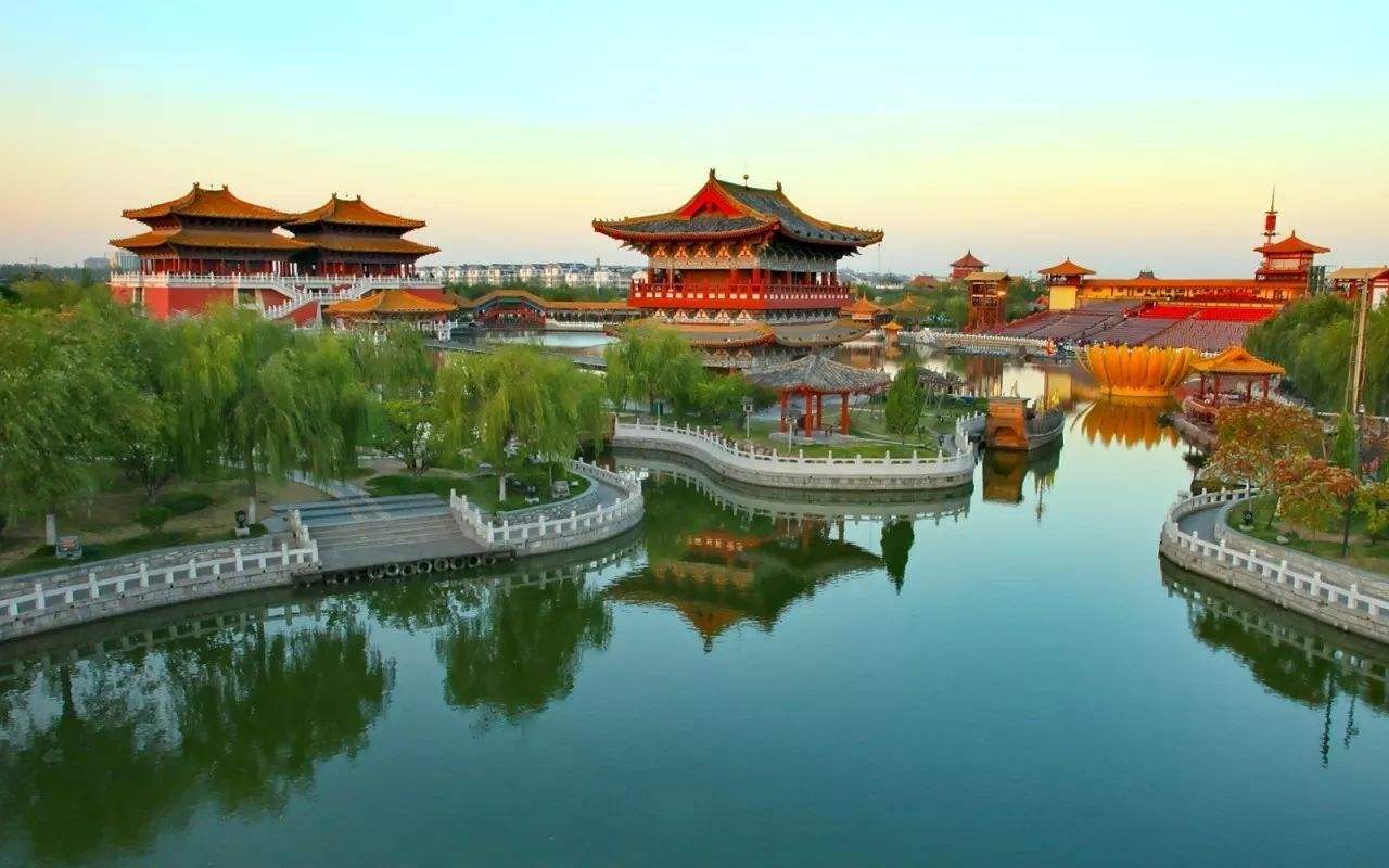确保疫情防控工作万无一失 开封龙亭公园为避农历三月三游客高峰暂停